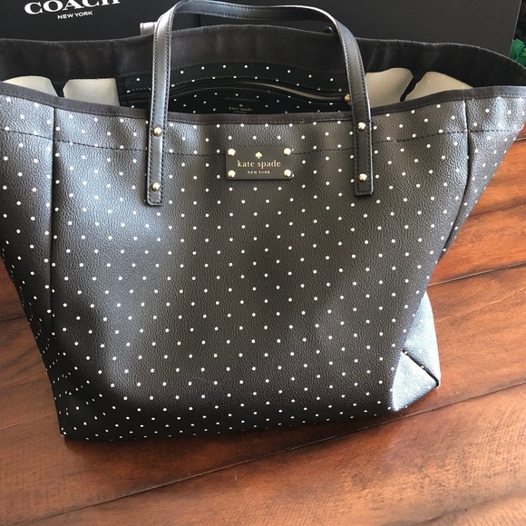 kate spade Handbags - Kate Spade Tote Bag - Large